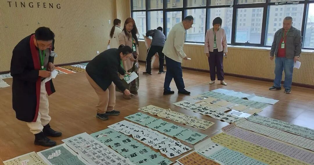 第二届“琴岛杯”全国青少年书画大赛评审纪实